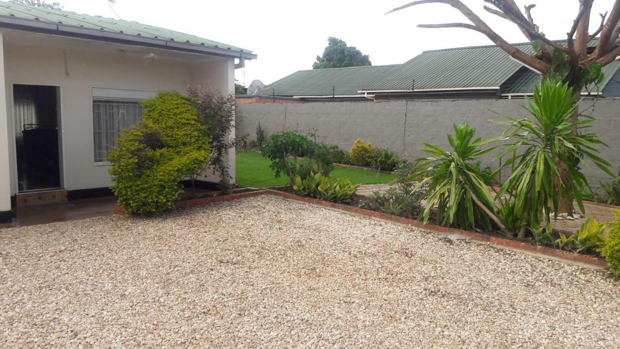 Furnished Self Catering Cottage Lusaka Exterior photo